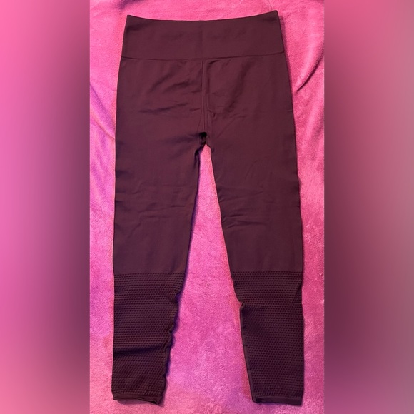 Fabletics seamless leggings,Size:XL Burgundy/Wine. - Picture 2 of 3